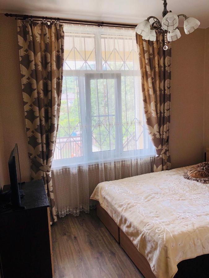 Гостевой Дом "Ласточкино Гнездо" Gantiadi Exterior foto