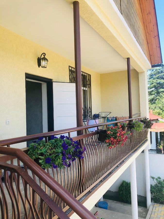 Гостевой Дом "Ласточкино Гнездо" Gantiadi Exterior foto
